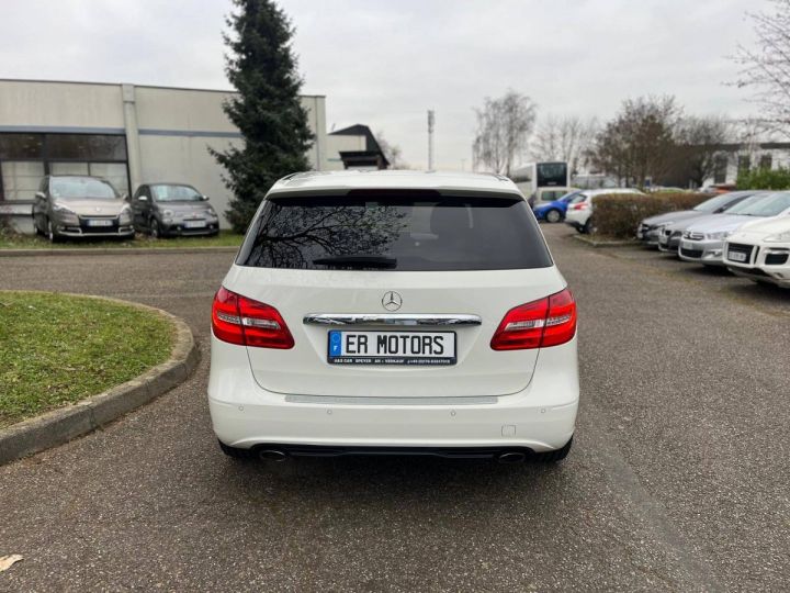 Mercedes Classe B Fascination II (W246) 180 1.6i 122cv Starlight Edition BLANC - 7