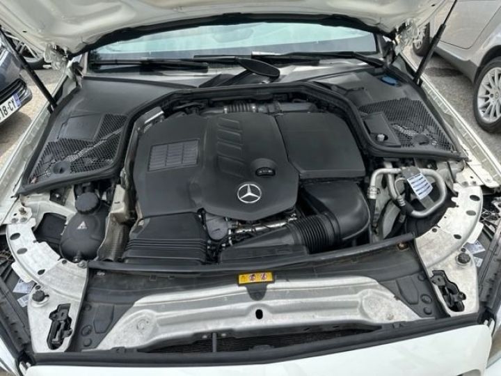Mercedes Classe C Coupe Sport 300 D 245CH AMG LINE 4MATIC 9G-TRONIC Blanc - 16