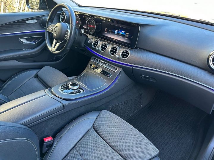 Mercedes Classe E 220 D T AVANTGARDE 9G-TRONIC/04/2019 noir métal - 16