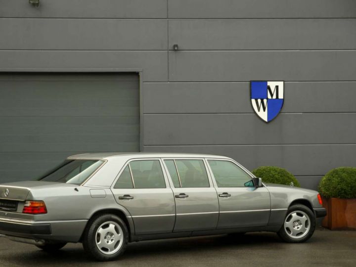 Mercedes Classe E 260 Pullman Limousine 6 Doors V124 Gris Métallisé - 6