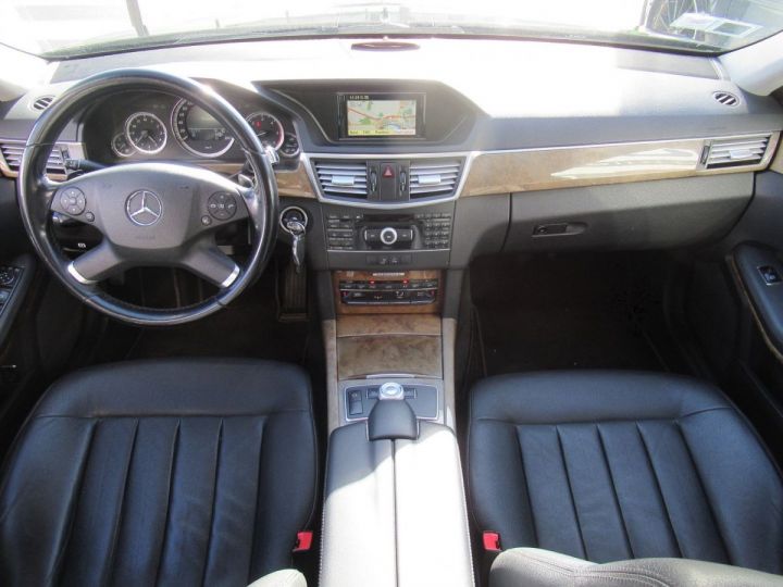 Mercedes Classe E 300 CDI BE ELEGANCE 7GTRO+ Noir - 8