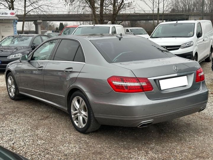 Mercedes Classe E E200 CDI 136 BlueEfficiency AVANTGARDEBEXEC BA Gris - 3