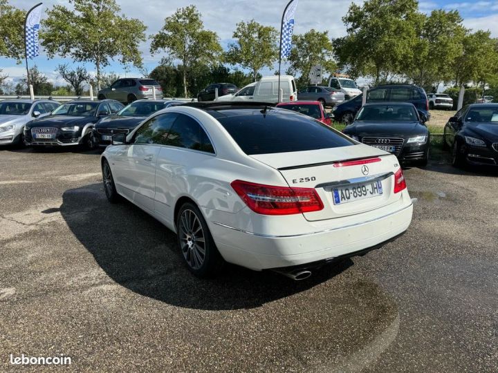 Mercedes Classe E Mercedes benz coupe 250 cdi 204 ch blueefficiency ba toit pano- ouvrant Blanc - 4