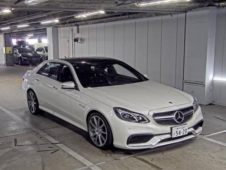 Mercedes Classe E MERCEDES CLASSE E63 AMG 5.5 (W212) Blanc - 1