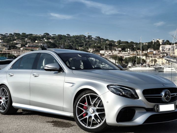 Mercedes Classe E RARE MERCEDES E63 S AMG 4 MATIC+ 4.0 V8 BI-TURBO 612ch 9G TRONIC VALEUR NEUF + DE 155Ke CARBONE TO ILS CARPLAY ECHAP. SPORT SEULEMENT 9800 KILOMETRES Argent Iridium - 1