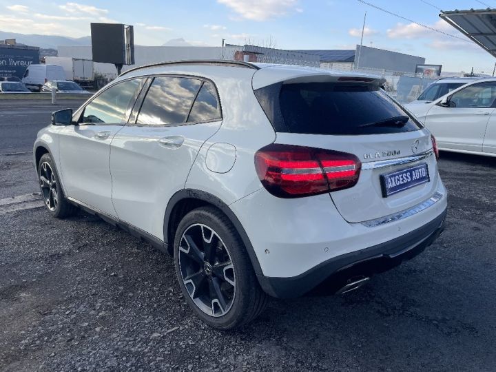 Mercedes Classe GLA 200 d 7-G DCT Sport edition Blanc - 9