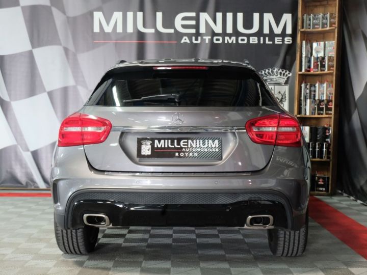 Mercedes Classe GLA 200 D FASCINATION 7G-DCT PACK AMG Gris F - 4