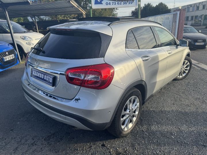 Mercedes Classe GLA 220 CDI 4-Matic Inspiration 7-G DCT A Gris - 2