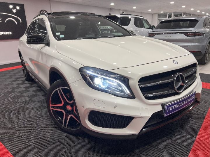 Mercedes Classe GLA 220 d 4-Matic Fascination 7-G DCT A Blanc - 4