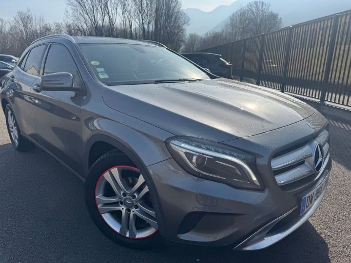 Mercedes Classe GLA 220 D SENSATION 4MATIC 7G-DCT Gris F - 3