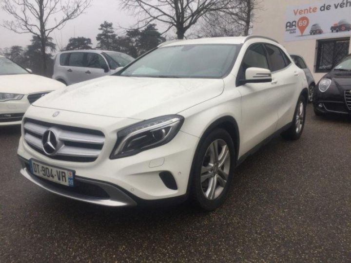 Mercedes Classe GLA 250 SENSATION 4MATIC 7G-DCT     Essence BLANC - 3