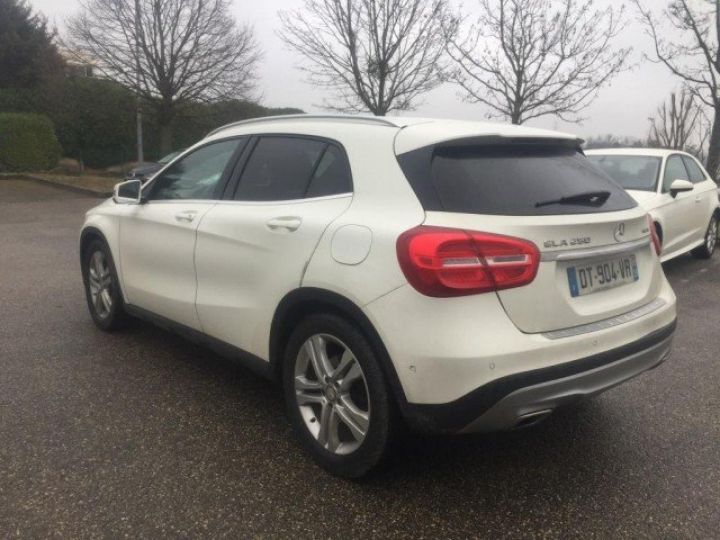 Mercedes Classe GLA 250 SENSATION 4MATIC 7G-DCT     Essence BLANC - 16