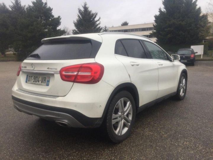 Mercedes Classe GLA 250 SENSATION 4MATIC 7G-DCT     Essence BLANC - 17