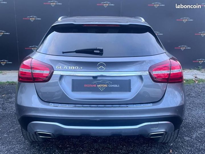 Mercedes Classe GLA Mercedes 180D BV6 SENSATION Gris - 17