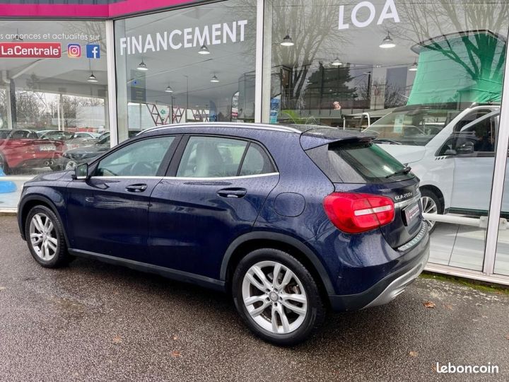 Mercedes Classe GLA Mercedes 200 d Sensation 7-G DCT A Bleu - 20