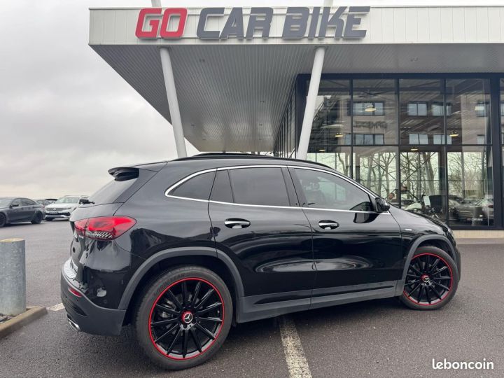 Mercedes Classe GLA Mercedes 200D Edition ONE 150CH Garantie 6 ans Toit ouvrant Apple Carplay Sono Burmester Hayon électrique Attelage Eclairage d’ambiance 20P 579-mois Noir - 2