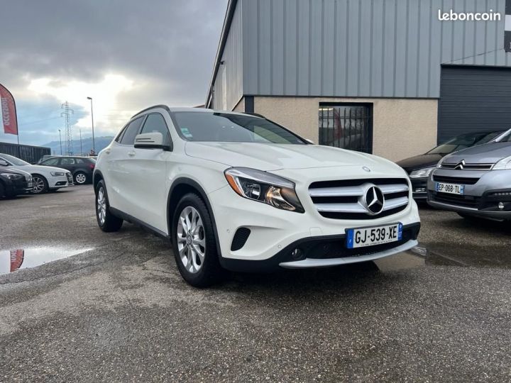 Mercedes Classe GLA MERCEDES BENZ 200 i 156 CH 12 MOIS GARANTIE Blanc - 1