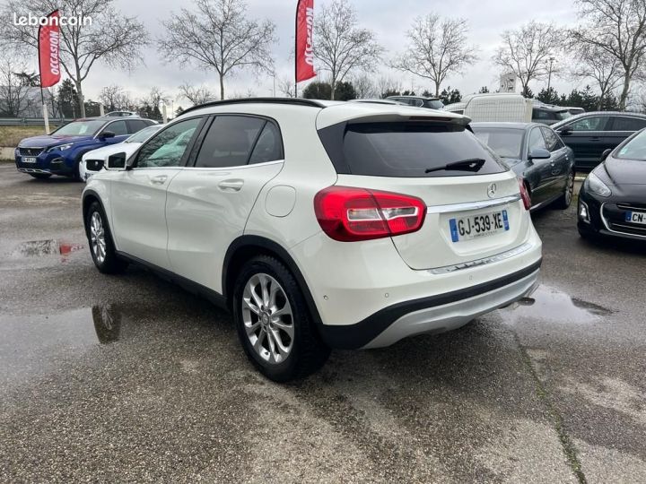 Mercedes Classe GLA MERCEDES BENZ 200 i 156 CH 12 MOIS GARANTIE Blanc - 5