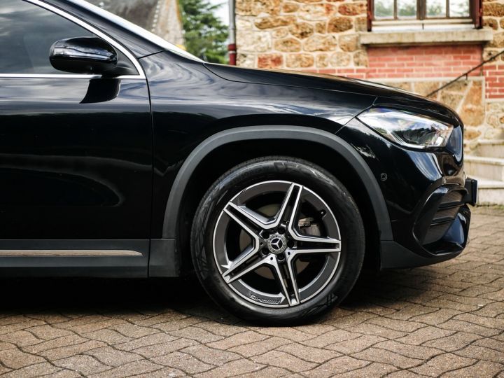 Mercedes Classe GLA Mercedes-Benz GLA 200 - AMG LINE - 7G-DCT - Pas De Malus Noir - 12