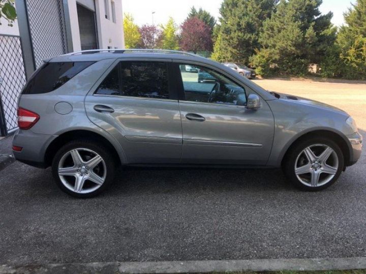 Mercedes Classe ML 350 CDI PREMIUM EDITION 7G TRONIC     Diesel GRIS METAL - 25