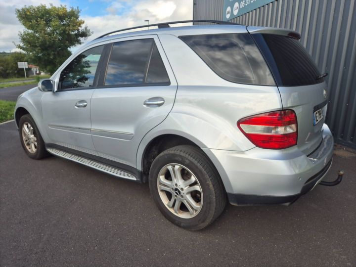 Mercedes Classe ML Mercedes CLASSE M W164 3.0 ML 320 CDI 4-matic 4x4 (224Ch) Attelage Siège élec 4 Pneus Neuf / 31 Gris - 26