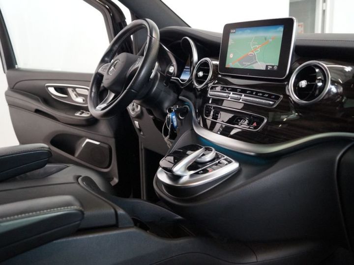 Mercedes Classe V Mercedes-Benz V 250 4-Matic*Panorama*AHK*360°* LED* Burmeister*JA 19* Garantie 12 mois Noire - 10