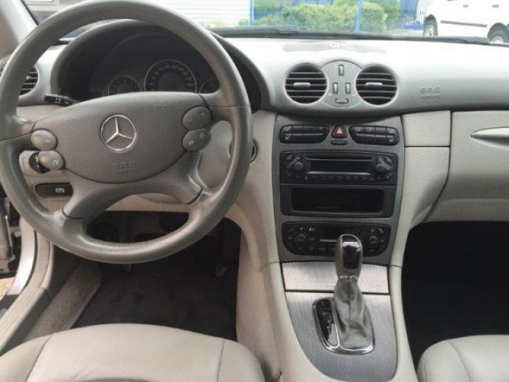 Mercedes CLK 270 CDI AVANTGARDE BA     Diesel GRIS METAL - 9