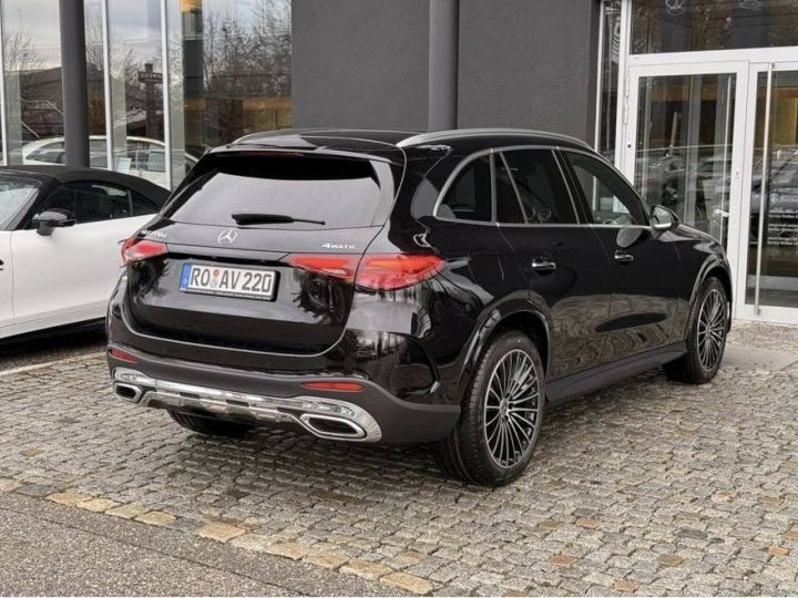 Mercedes GLC 220d 4M/AMG/PANO/ATTELAGE Noir - 4