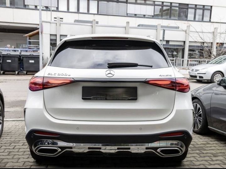 Mercedes GLC 300 e 4M AMG Line *LED*Pano*Burm*360°*AHK* Diamant Blanc Brillant - 4