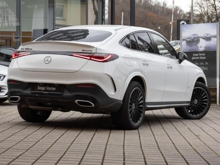 Mercedes GLC Coupé Mercedes GLC Coupé 300de 197Ch 4M AMG/Digital/Pano/Attelage/Burmester / 61 Blanc - 2