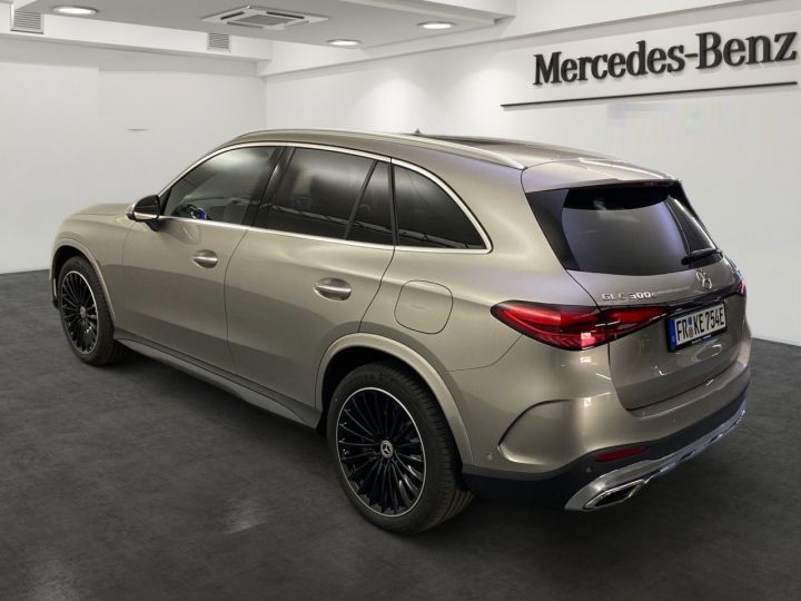 Mercedes GLC Mercedes GLC 300e 204Ch 4M AMG Attelage Pano 360° Airmat Burmester / 39 Argent Métallisé - 17