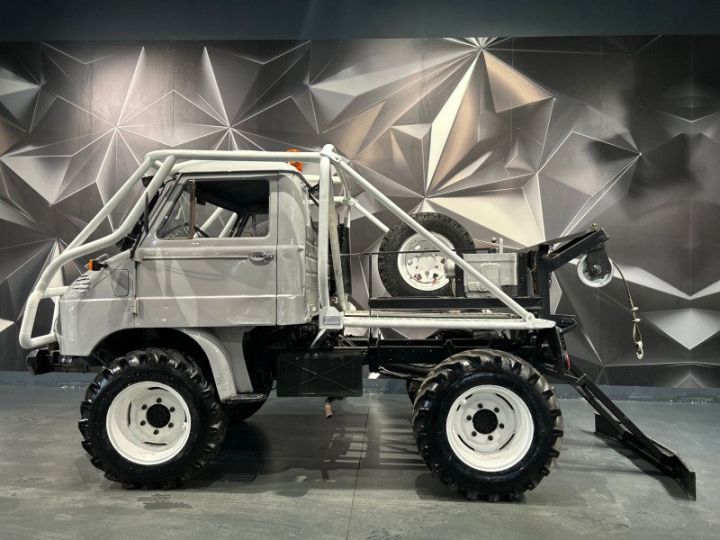 Mercedes Unimog 411 35 CH Gris - 11