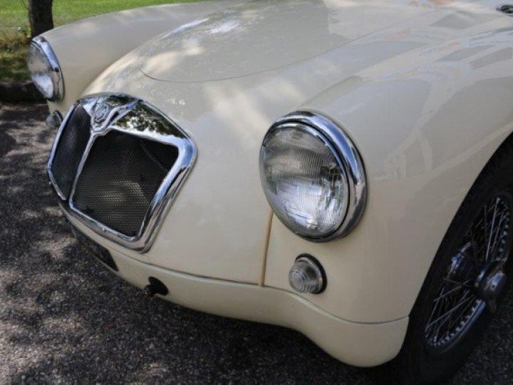 MG MGA A ROADSTER type      Essence BEIGE - 5