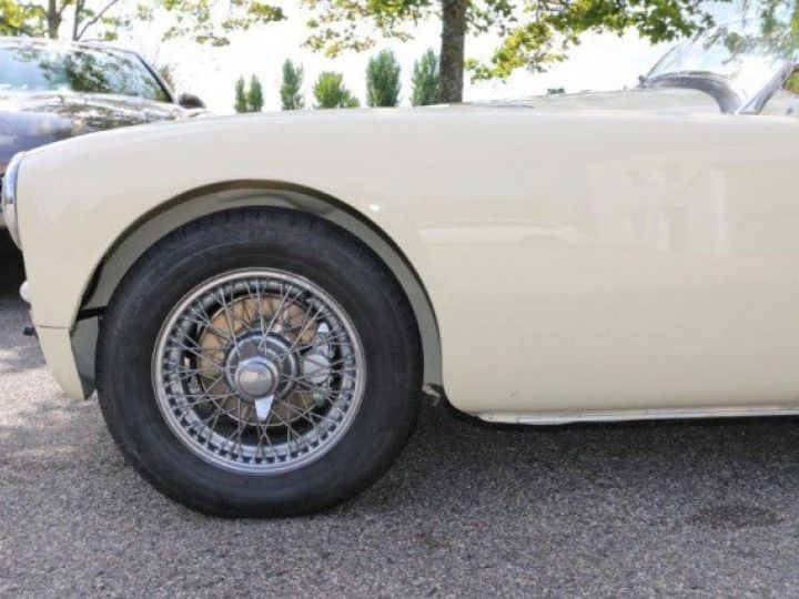 MG MGA A ROADSTER type      Essence BEIGE - 6