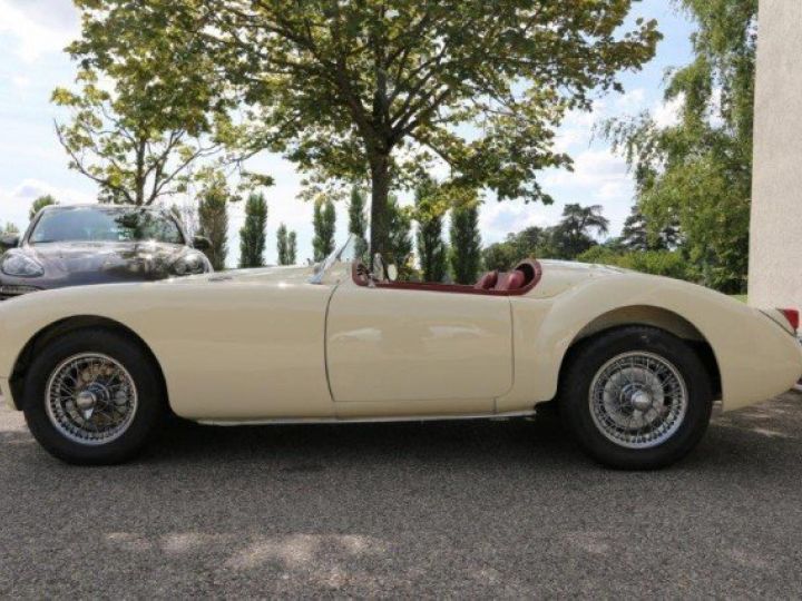 MG MGA A ROADSTER type      Essence BEIGE - 7