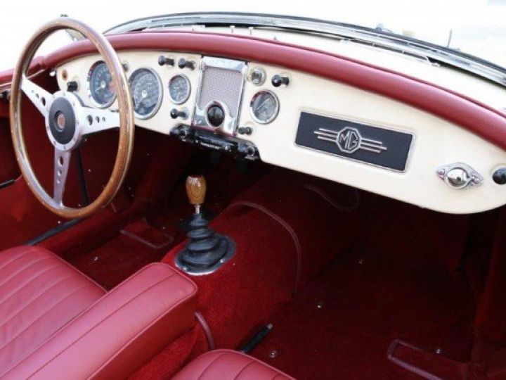 MG MGA A ROADSTER type      Essence BEIGE - 26