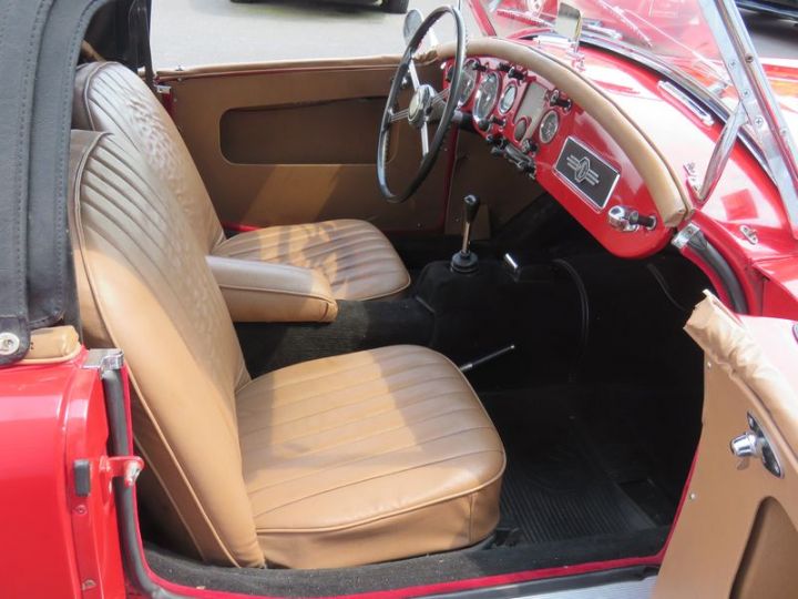 MG MGA ROADSTER Rouge - 11