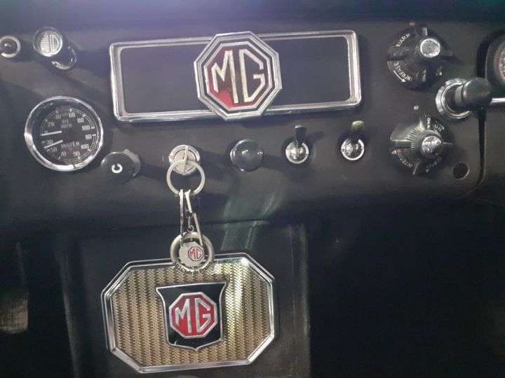 MG MGB GT 1.8 92cv Rouge - 9