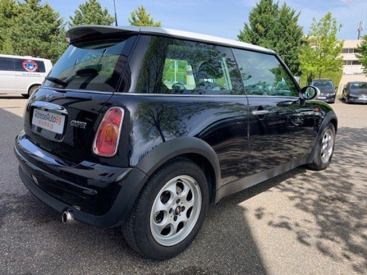 Mini Cooper 1.6 115cv      Essence NOIRE - 17