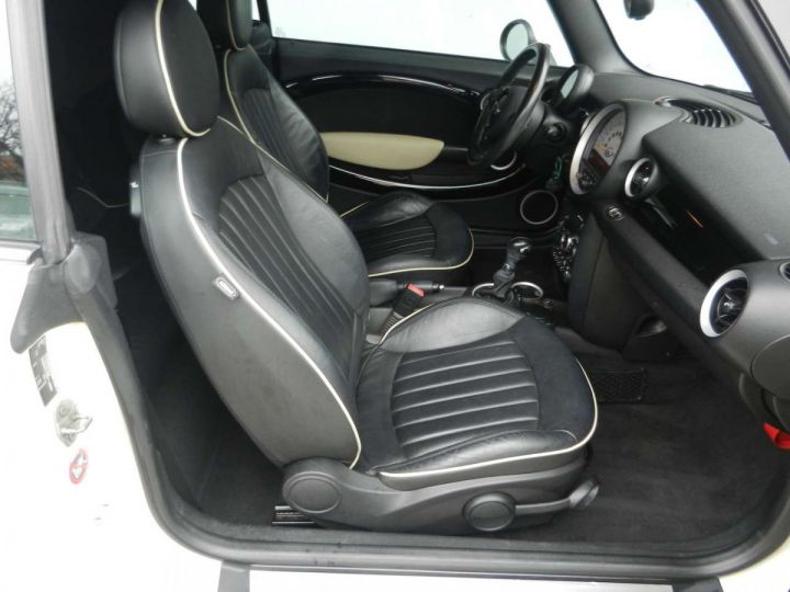 Mini Cooper D Cabrio 2.0 Automatique Pack Sport Blanc - 14