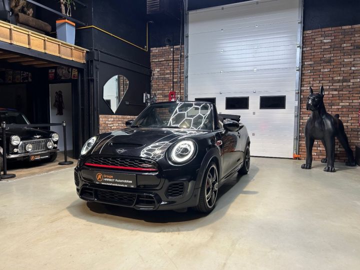 Mini One COOPER CABRIOLET (F56) LCI JCW 2.0i 231 cv JCW Noir - 1