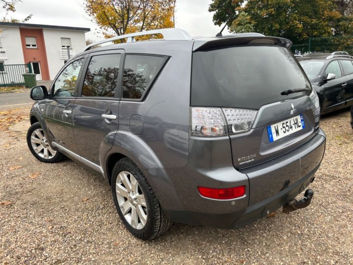 Mitsubishi Outlander 2.0 DI-D 140 Instyle 4WD 7 places Gris - 2