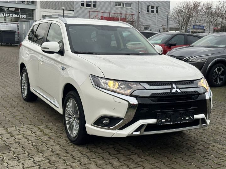 Mitsubishi Outlander PHEV 4WD 2,4 twin turbo  - 1