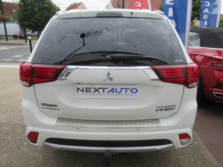 Mitsubishi Outlander PHEV HYBRIDE RECHARGEABLE 200CH INSTYLE Blanc - 11