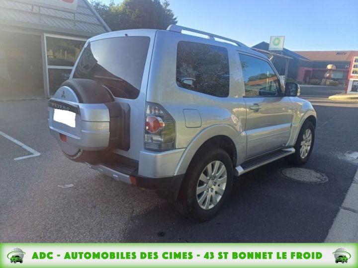 Mitsubishi Pajero COURT III (2) 3.2 DI-D BVA Intense 3P Gris - 3