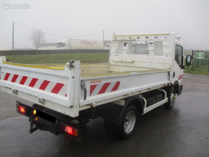 Nissan Cabstar 19990 ht nt400 benne basculante  - 2