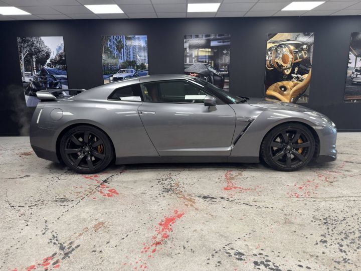 Nissan GT-R 3.8 V6 Black Edition GRIS FONCE - 4