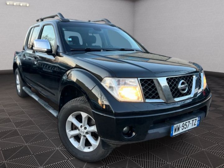 Nissan Navara DOUBLE CAB 2.5 DCI 175 SE + COUVRE BENNE Noir - 2