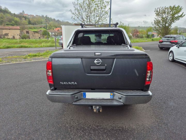 Nissan Navara Nissan Navara 2.5 DCi 190ch King-Cab SE Gris - 13