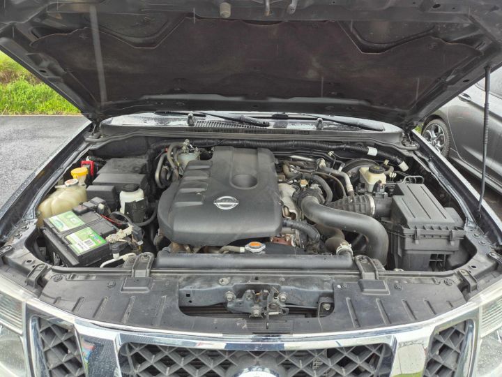 Nissan Navara Nissan Navara 2.5 DCi 190ch King-Cab SE Gris - 14